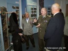 Generlmajor Macko sa stretol s prezidentom rakskej asocicie mierotvorcov