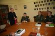 Biskup Rbek medzi vojenskmi policajtmi